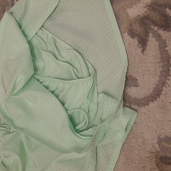 Women's size L NIKE running shorts - Picture 2 of 4